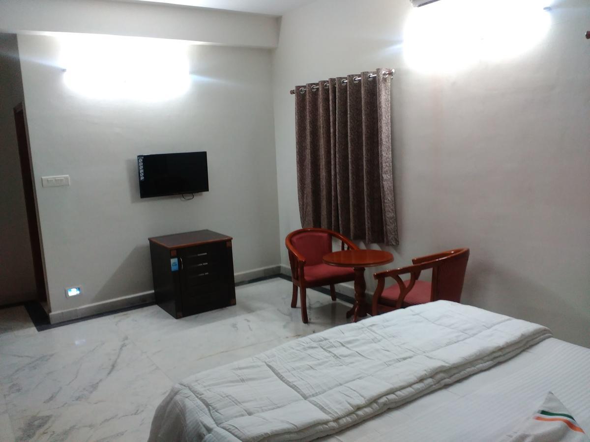 Hotel Fresh Living Prime Banjara Hyderabad Exterior foto